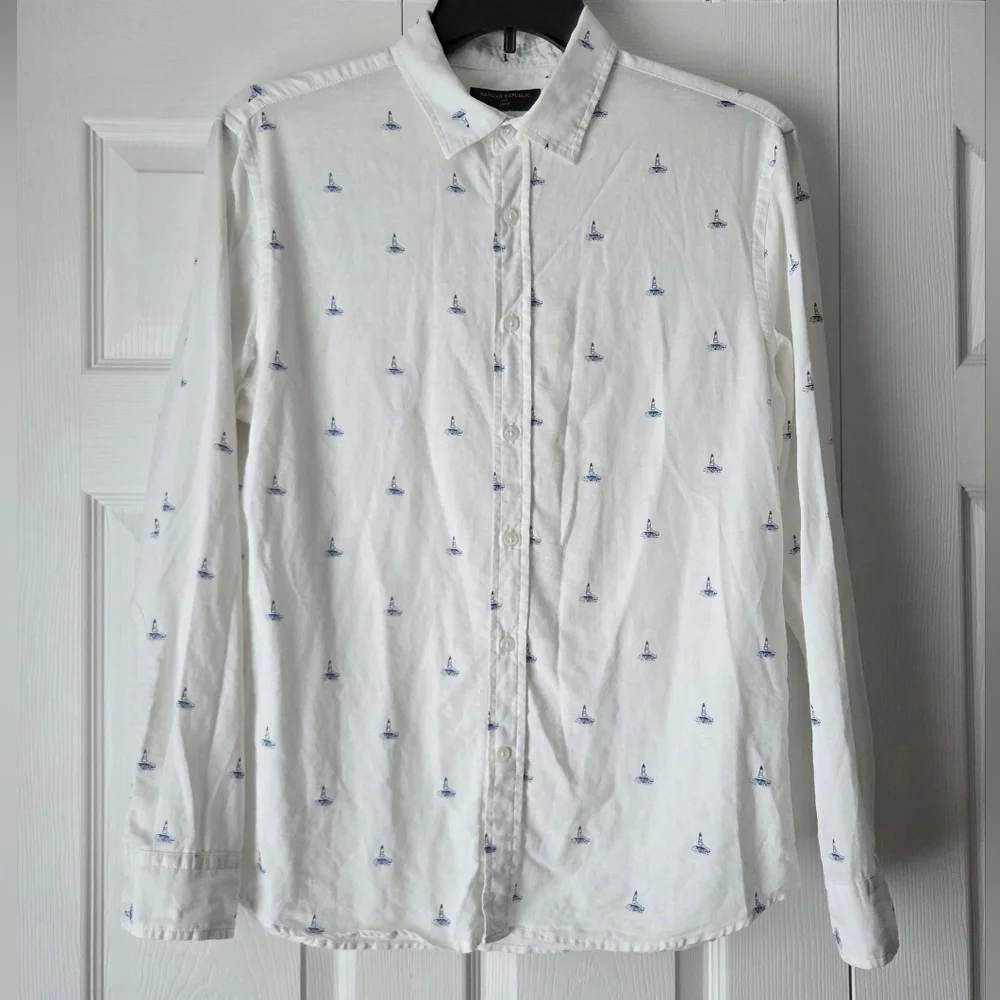 Banana Republic Men's White Shirt with Blue Accents Size M